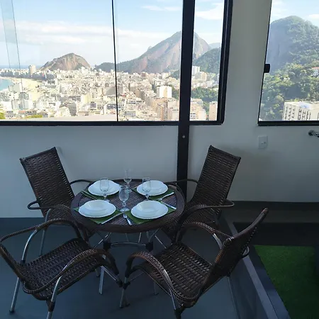 Unique Two-Storey Favela Hideaway With Private Hot Tub And Stunning Views - Leme, Rio